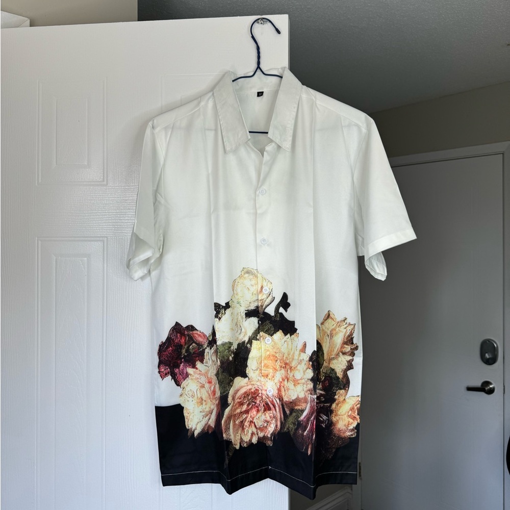 Summer / Beach Lapel Collar Graphic Shirt
Size: s
color: white